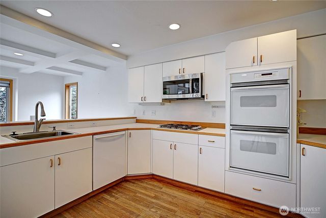 4193 S Camano Drive, Camano Island, WA 98282