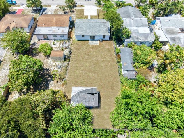 1229 18th Avenue N, Lake Worth, FL 33460