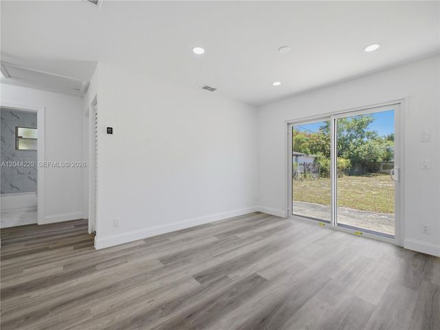 1229 18th Avenue N, Lake Worth, FL 33460