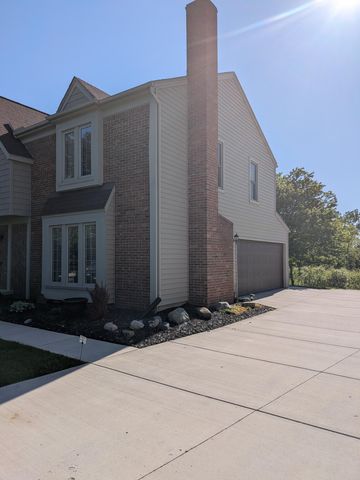 22248 N Innsbrook Drive, Farmington Hills, MI 48167