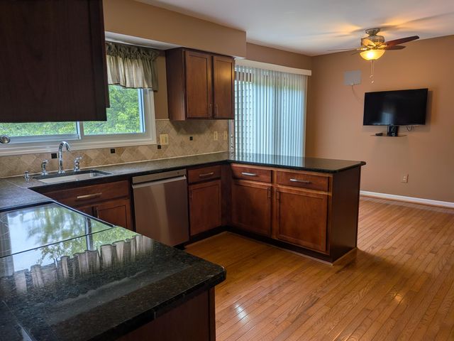 22248 N Innsbrook Drive, Farmington Hills, MI 48167