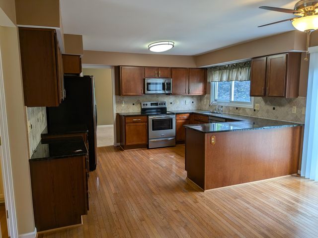 22248 N Innsbrook Drive, Farmington Hills, MI 48167