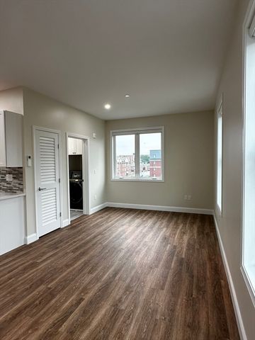 408 Suffolk St 0, Lowell, MA 01854