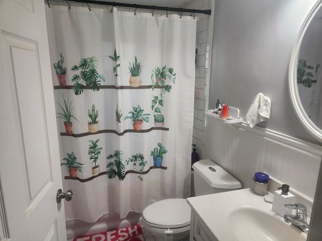 70 Farrwood Avenue 9, North Andover, MA 01845