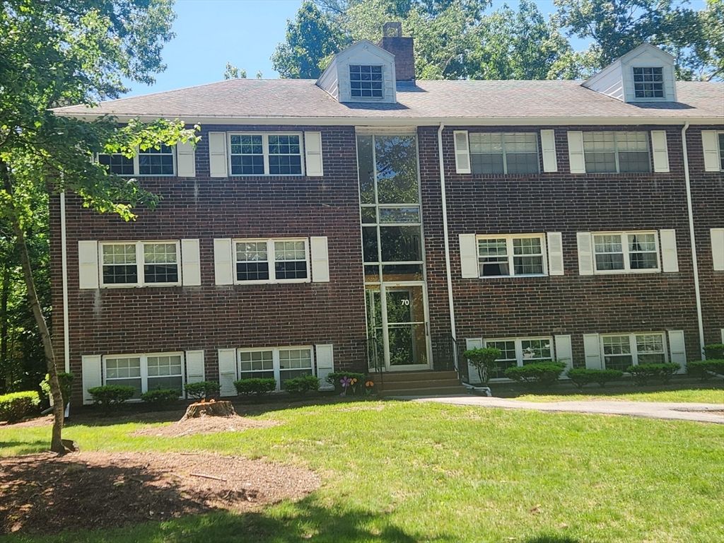70 Farrwood Avenue 9, North Andover, MA 01845