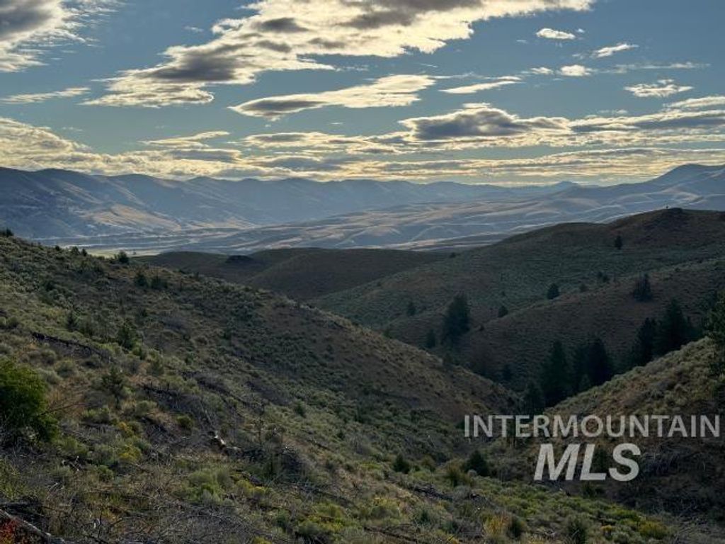 20894 Pioneer Lane, Bridgeport, OR 97819 photo 2