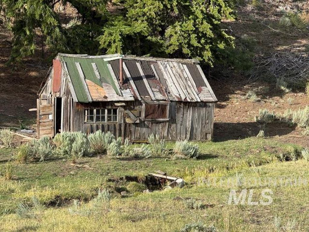 20894 Pioneer Lane, Bridgeport, OR 97819 photo 34