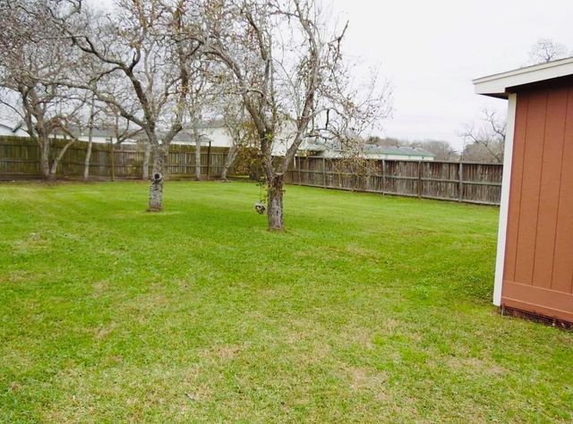 118 Robinson Road, Oyster Creek, TX 77541