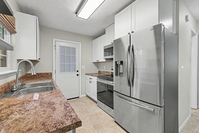 1003 Creek Bottom Rd, White Bluff, TN 37187