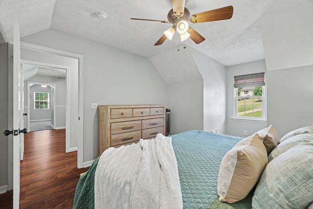 1003 Creek Bottom Rd, White Bluff, TN 37187