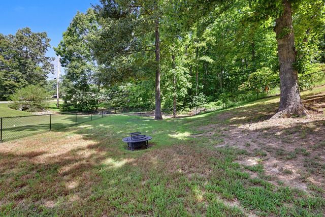 1003 Creek Bottom Rd, White Bluff, TN 37187
