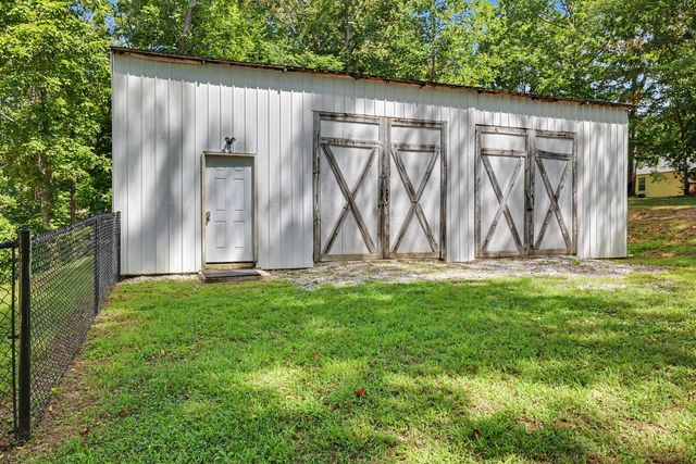 1003 Creek Bottom Rd, White Bluff, TN 37187