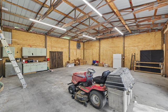 1003 Creek Bottom Rd, White Bluff, TN 37187