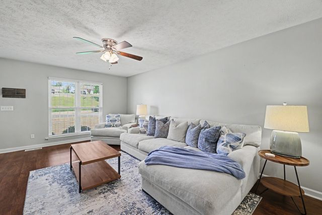 1003 Creek Bottom Rd, White Bluff, TN 37187