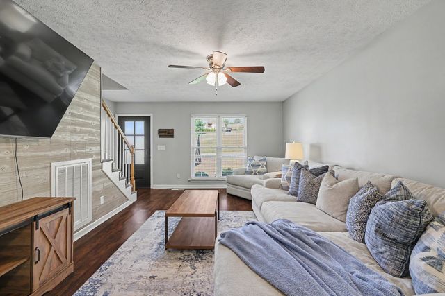 1003 Creek Bottom Rd, White Bluff, TN 37187