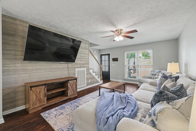 1003 Creek Bottom Rd, White Bluff, TN 37187