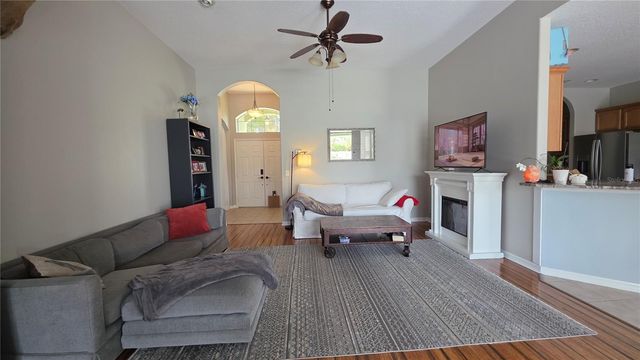 36812 QUEEN BEE LANE, Grand Island, FL 32735