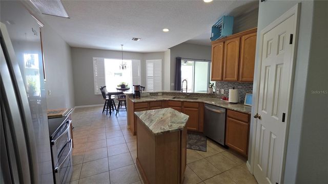 36812 QUEEN BEE LANE, Grand Island, FL 32735