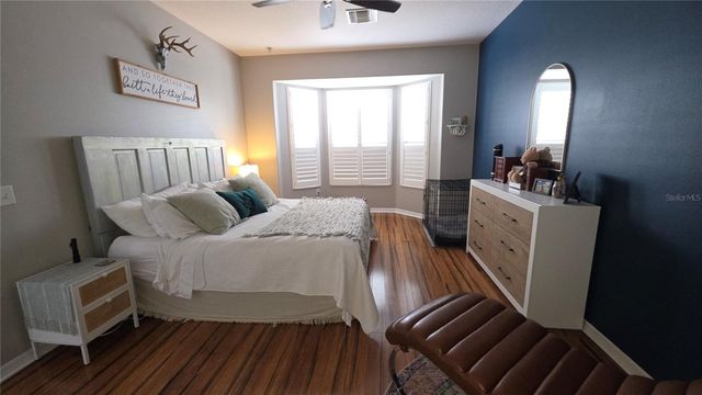 36812 QUEEN BEE LANE, Grand Island, FL 32735