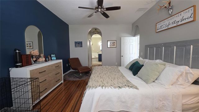 36812 QUEEN BEE LANE, Grand Island, FL 32735
