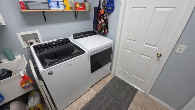 36812 QUEEN BEE LANE, Grand Island, FL 32735