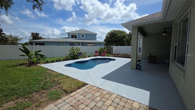 36812 QUEEN BEE LANE, Grand Island, FL 32735