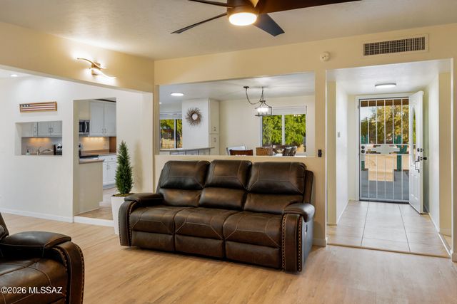 9529 E Harrison Circle, Tucson, AZ 85748