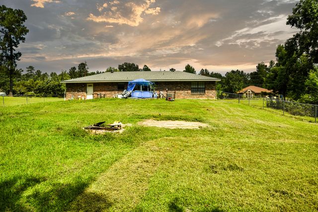 1109 Nicholas Dr, New Llano, LA 71461