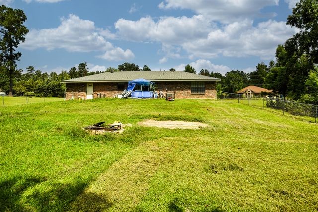 1109 Nicholas Dr, New Llano, LA 71461