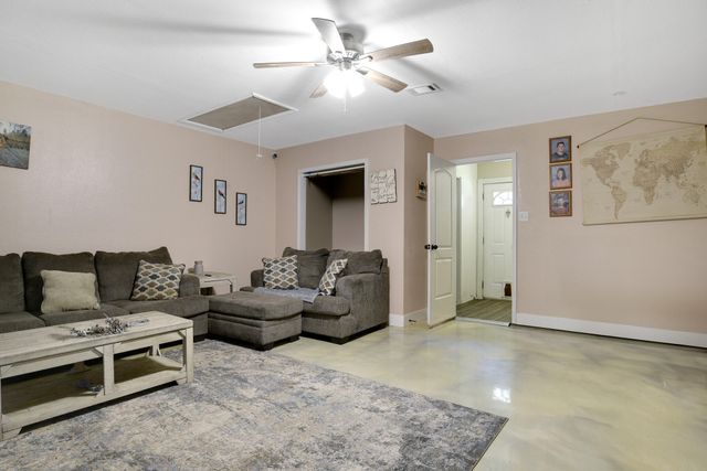 1109 Nicholas Dr, New Llano, LA 71461