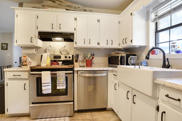 1109 Nicholas Dr, New Llano, LA 71461