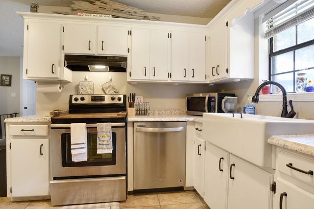 1109 Nicholas Dr, New Llano, LA 71461