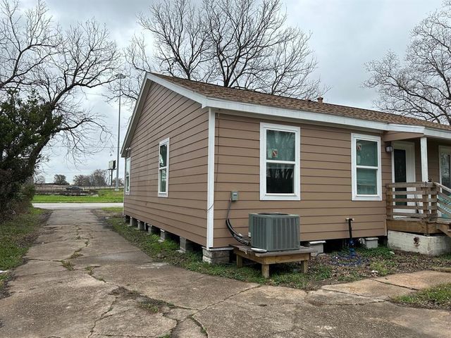 906 Eagle Avenue B, Pasadena, TX 77506