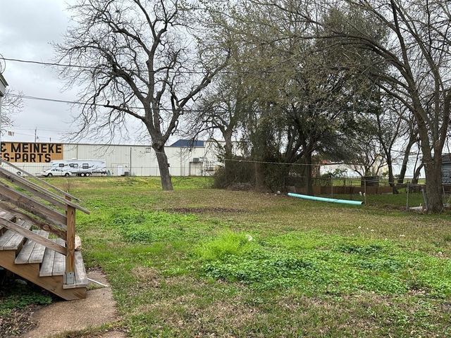 906 Eagle Avenue B, Pasadena, TX 77506