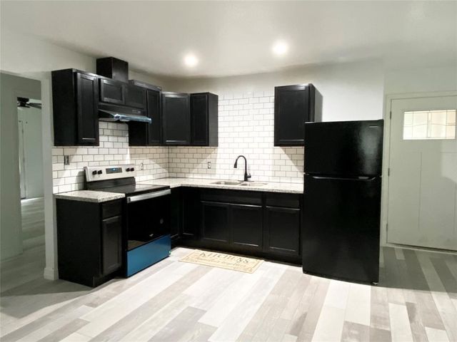 906 Eagle Avenue B, Pasadena, TX 77506