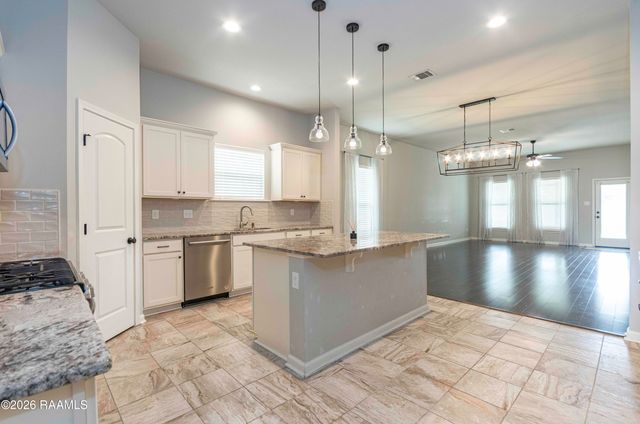 207 Burndap Way, Lafayette, LA 70507