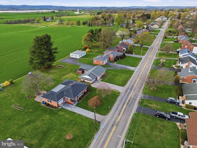 456 YORK ST, Manchester, PA 17345