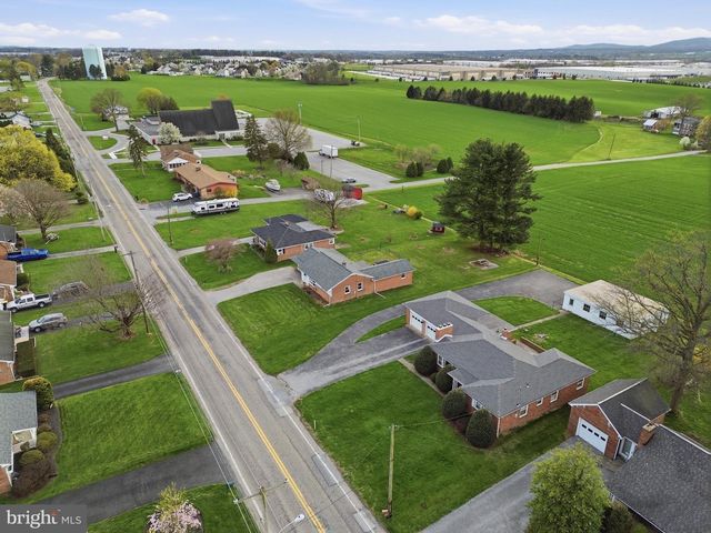 456 YORK ST, Manchester, PA 17345
