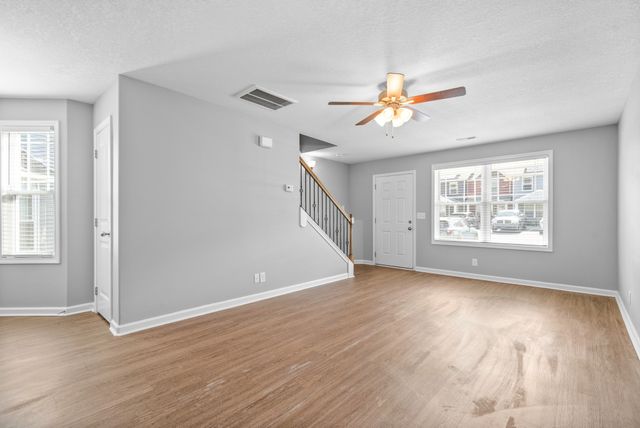213 Woodland Valley Ln, Clarksville, TN 37040