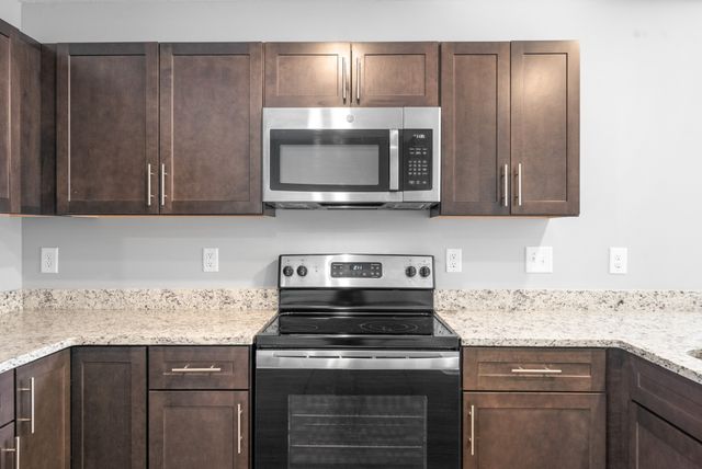 213 Woodland Valley Ln, Clarksville, TN 37040
