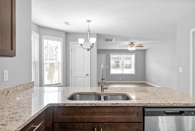 213 Woodland Valley Ln, Clarksville, TN 37040