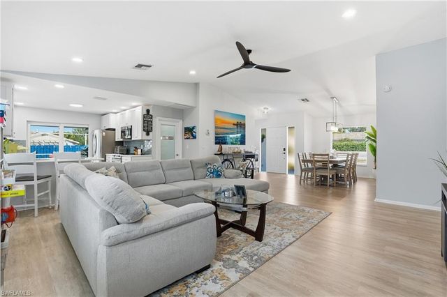 595 109th AVE N, Naples, FL 34108