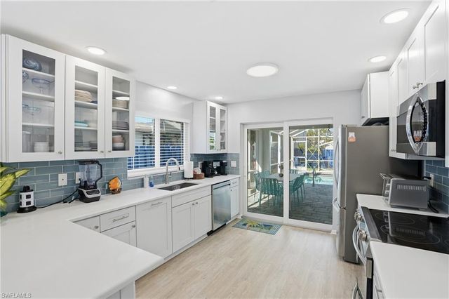 595 109th AVE N, Naples, FL 34108