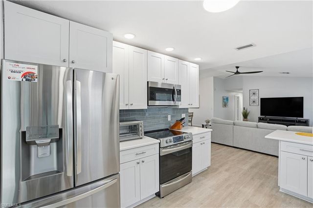 595 109th AVE N, Naples, FL 34108