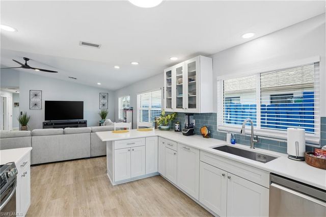 595 109th AVE N, Naples, FL 34108