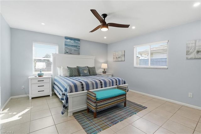 595 109th AVE N, Naples, FL 34108