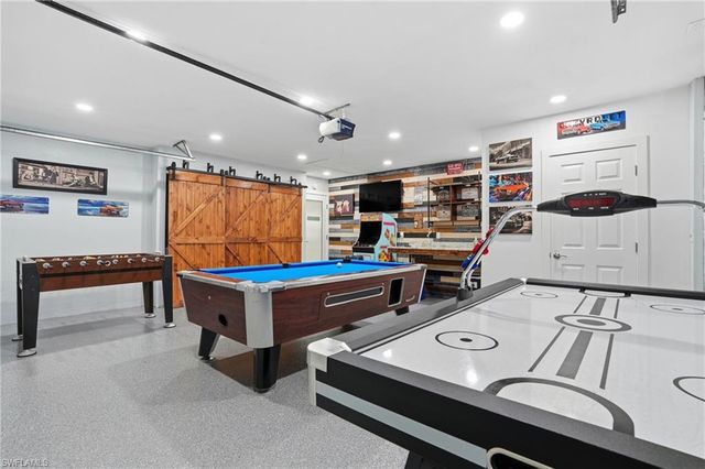 595 109th AVE N, Naples, FL 34108