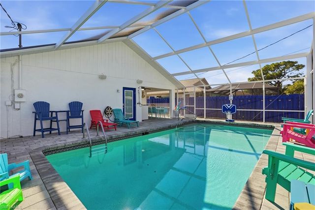 595 109th AVE N, Naples, FL 34108