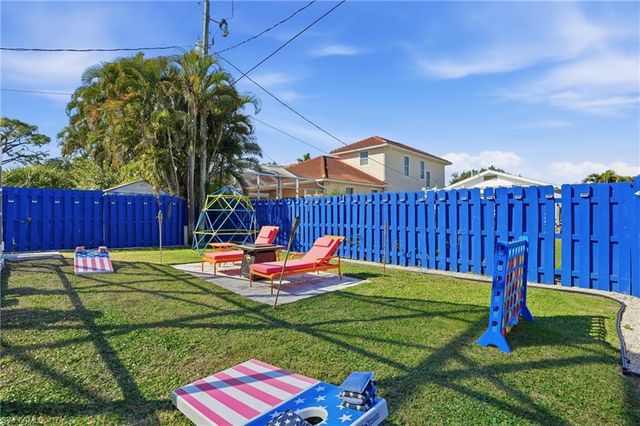 595 109th AVE N, Naples, FL 34108