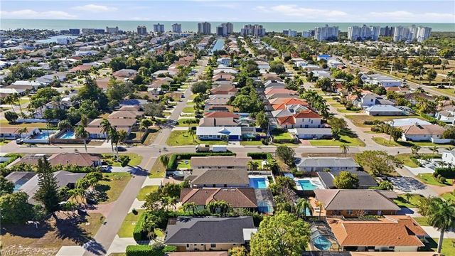 595 109th AVE N, Naples, FL 34108